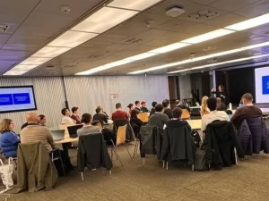 Participants during the masterclass “Automation Strategies with Purpose: Beyond the Scripts” at Testearla 2025, with Claudia Badell at the front of the room.